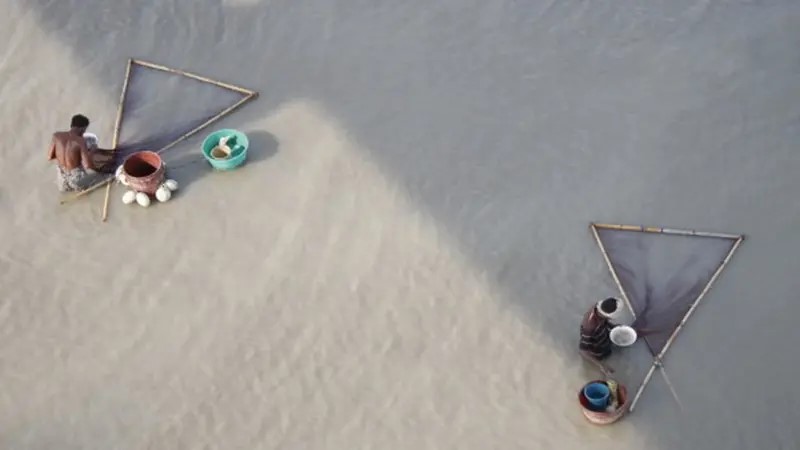 Villagers catch fish in many different ways.