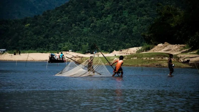 Children enjoying the fishing.
