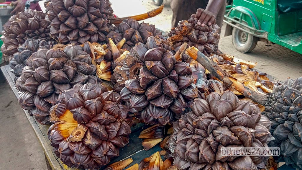 গোলফলের থোকা