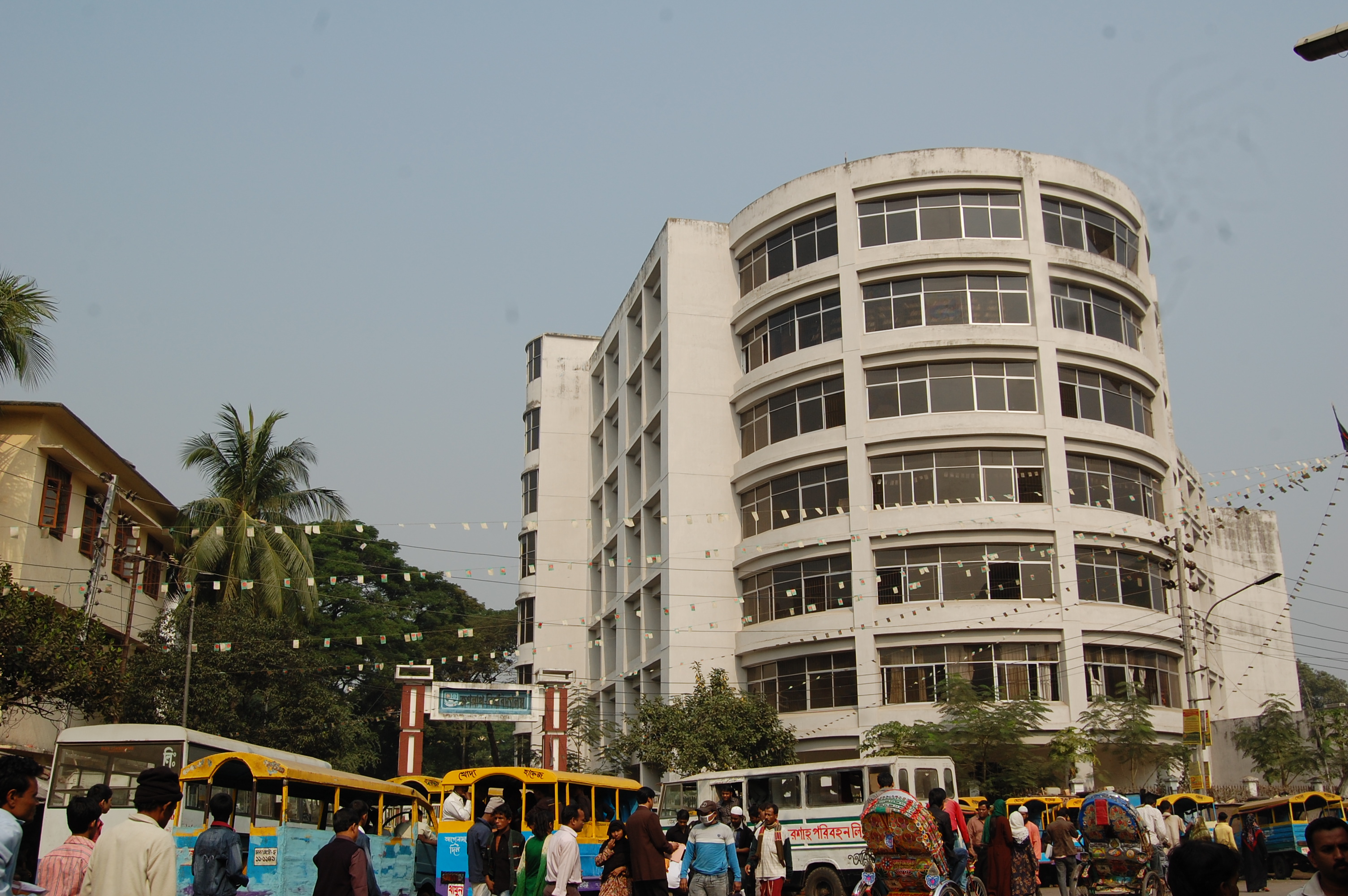 ২০১০ সালে জগন্নাথ বিশ্ববিদ্যালয়ের নতুন একাডেমিক ভবন। ছবি: Rashed Ali / উইকিমিডিয়া কমন্স (CC BY-SA 3.0)