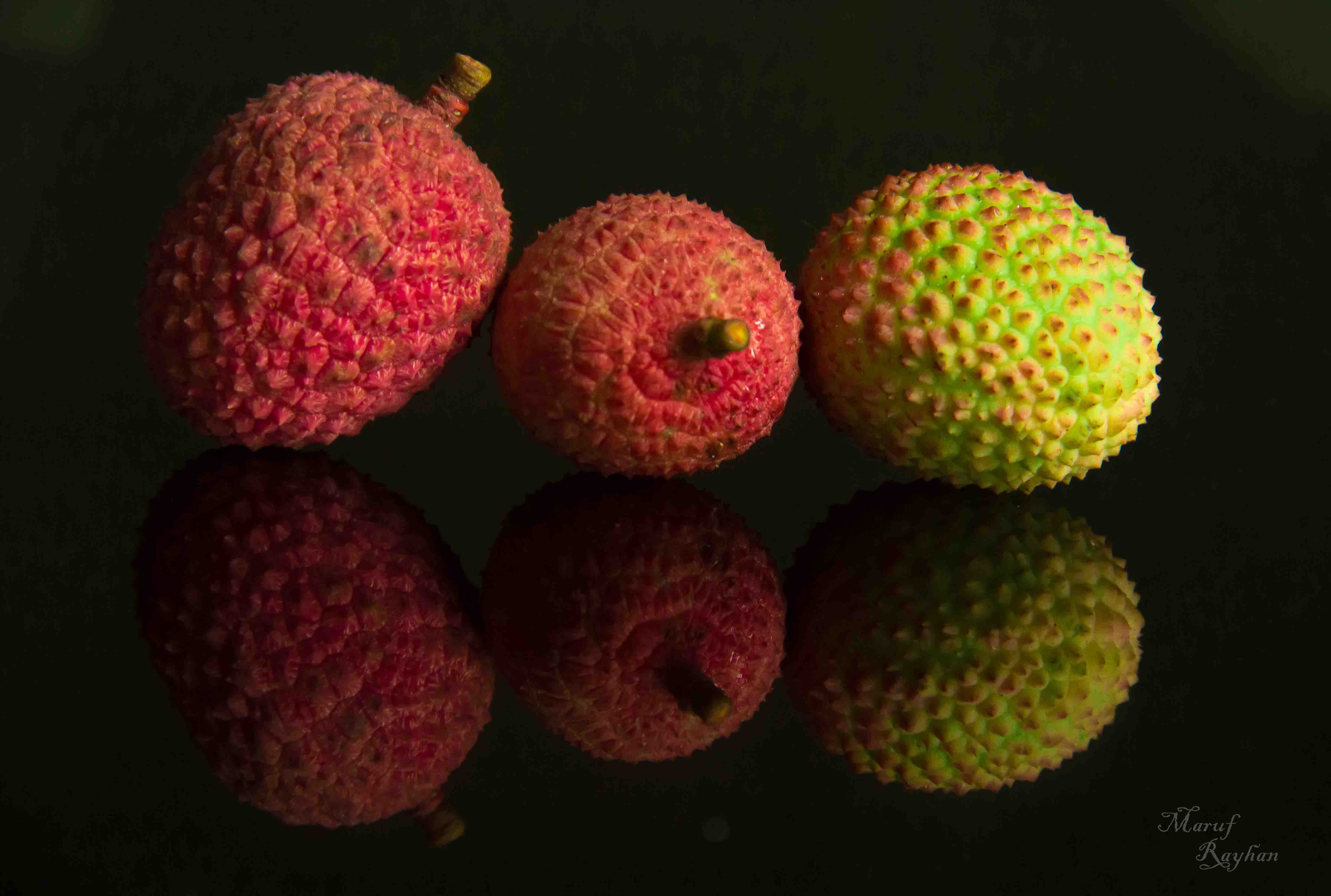 পাকা লিচু (Litchi chinensis)। ছবি: Maruf Rayhan / উইকিমিডিয়া কমন্স (CC BY-SA 3.0)