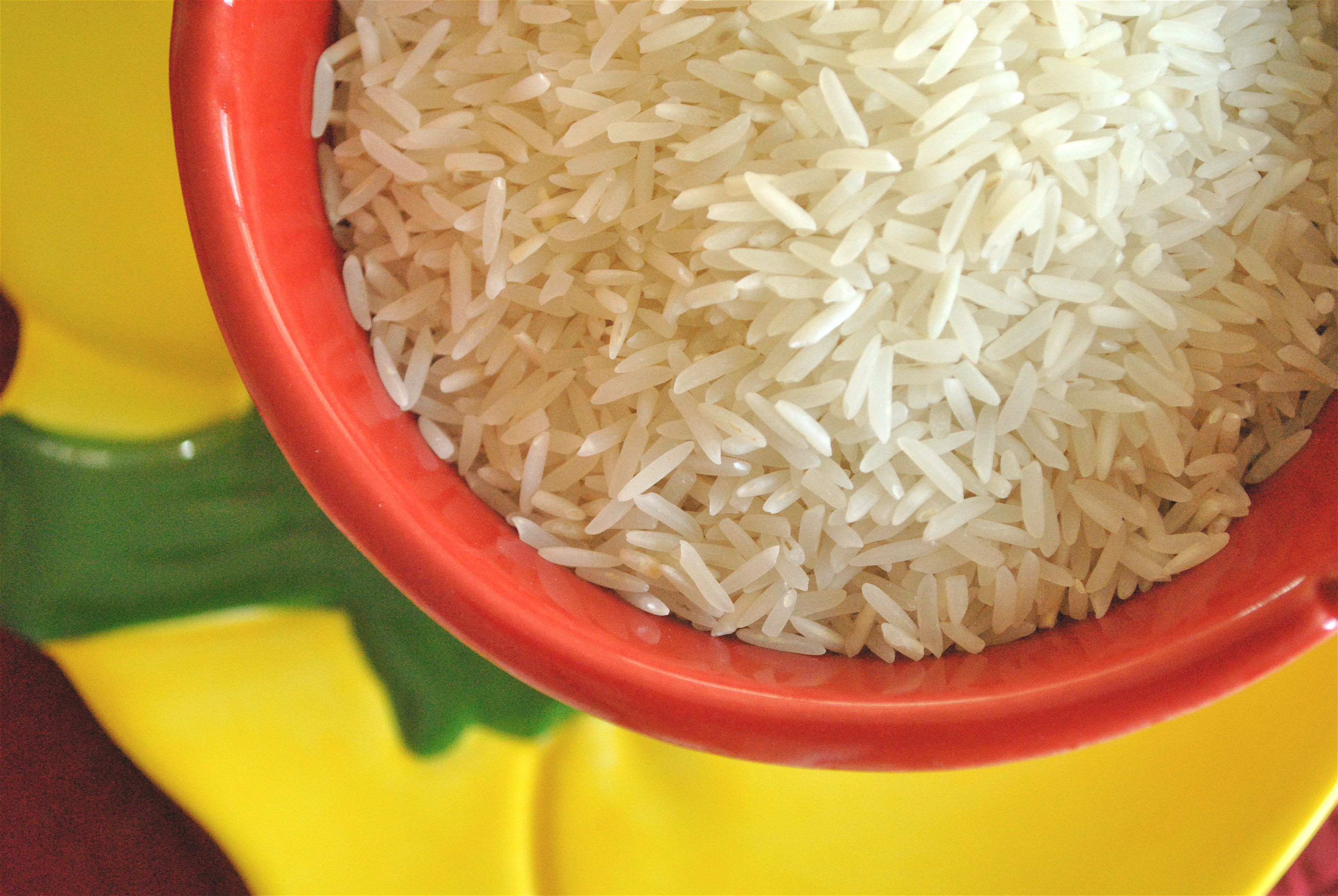 ভারতের লম্বা দানার কাঁচা বাসমতি চাল। ছবি: cookbookman17 / উইকিমিডিয়া কমন্স (CC BY 2.0)