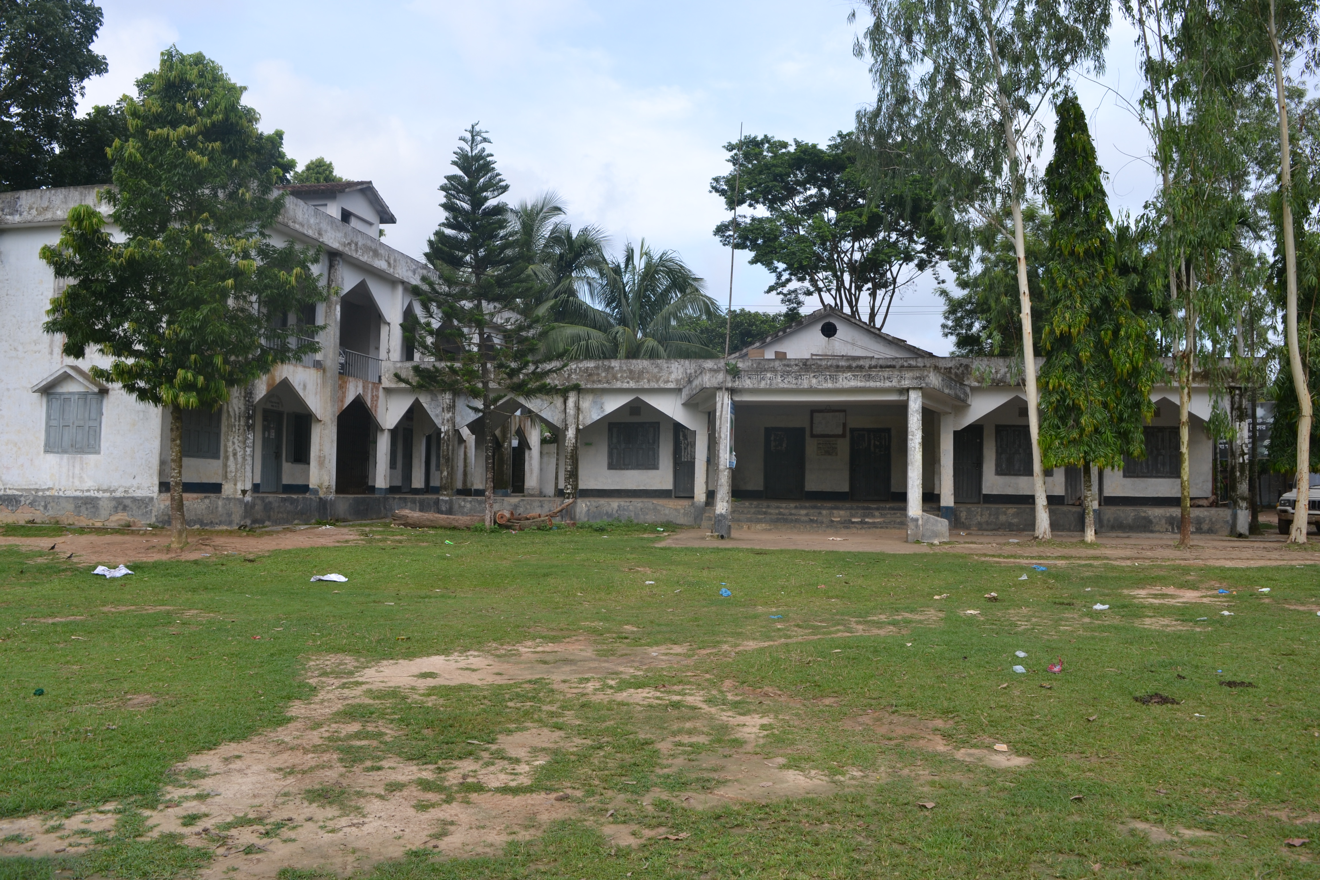 সখীপুর উপজেলার কালিয়া ইউনিয়ন পরিষদ কমপ্লেক্স ভবন। ছবি: Abdullah AL habib / উইকিমিডিয়া কমন্স (CC BY-SA 4.0)