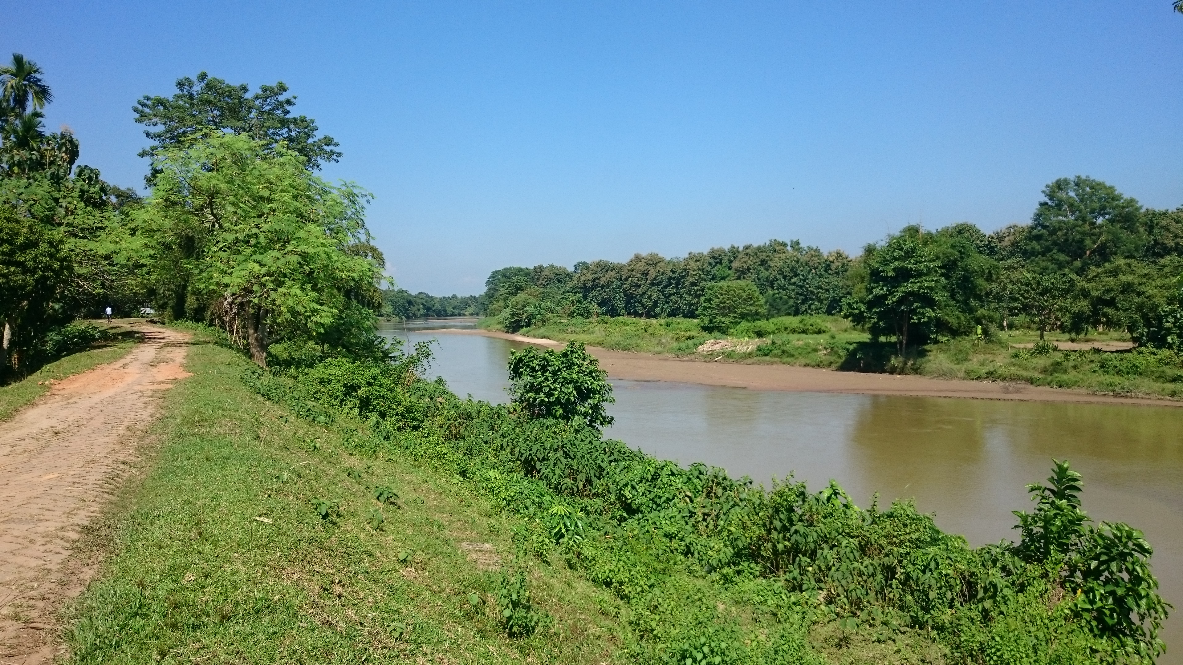 ভারতের ত্রিপুরার কমলপুরের কাছে ধলাই নদী; এই নদী কমলগঞ্জ দিয়ে মৌলভীবাজারে ঢোকে। ছবি: Ashish itct / উইকিমিডিয়া কমন্স (CC BY-SA 4.0)